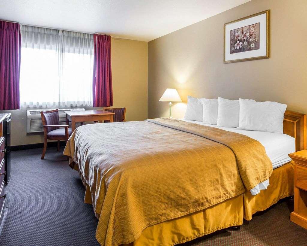 Econo Lodge Tracy Habitación foto