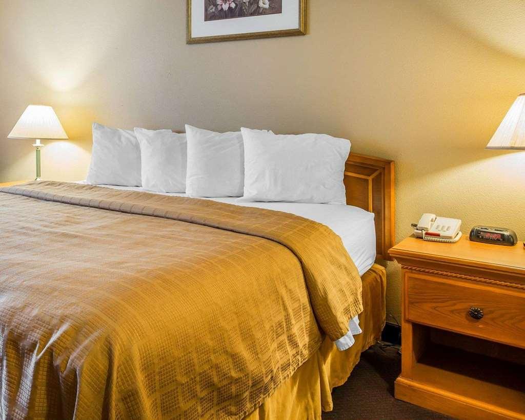 Econo Lodge Tracy Habitación foto